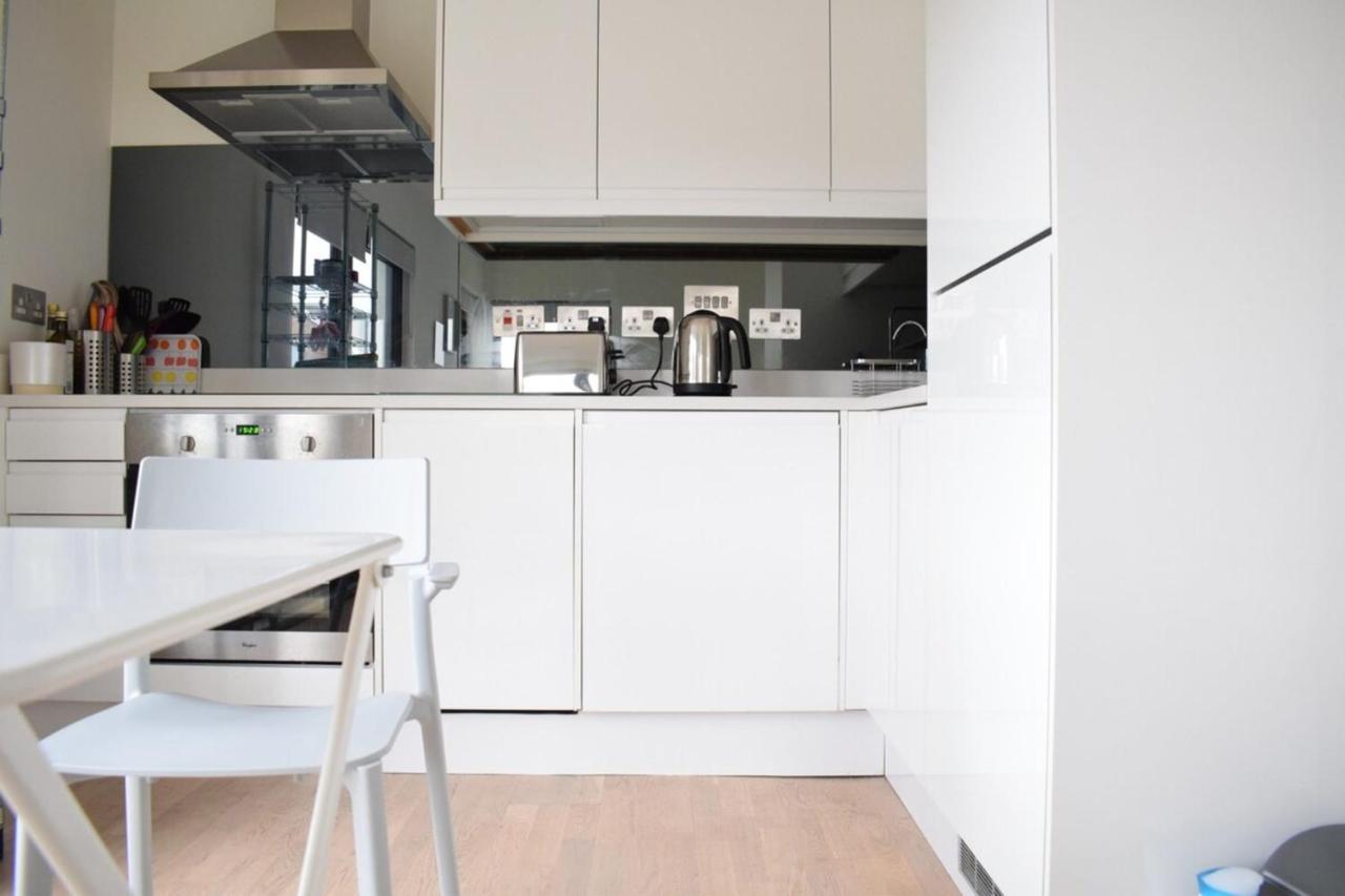 Bright 1 Bedroom Flat In North London With Balcony Екстер'єр фото